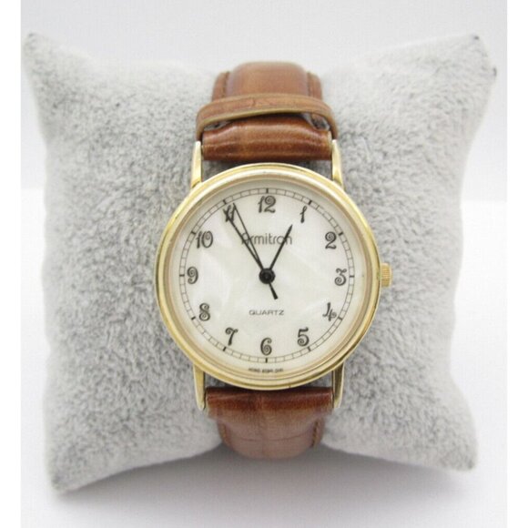 Women Armitron Quartz WR Analog 31mm Round Watch (H182) "New Battery" - Picture 1 of 9
